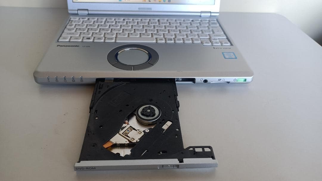 ノートパソコンPanasonic第七世代Core i5 SSD256Gメモリ8G - メルカリ