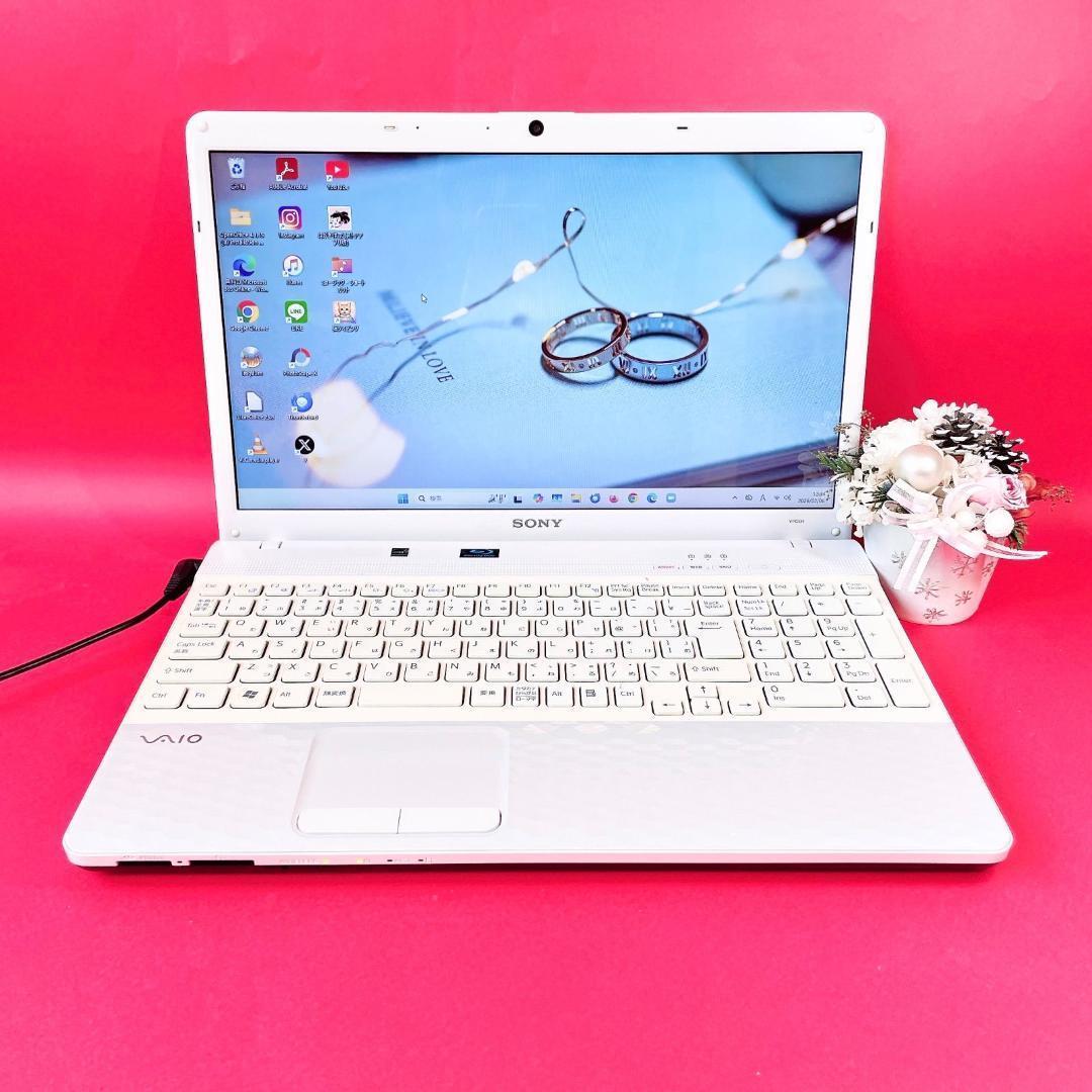 サクサク動くVAIOノートパソコン✨️おしゃれ白Windows11カメラ付きSSD