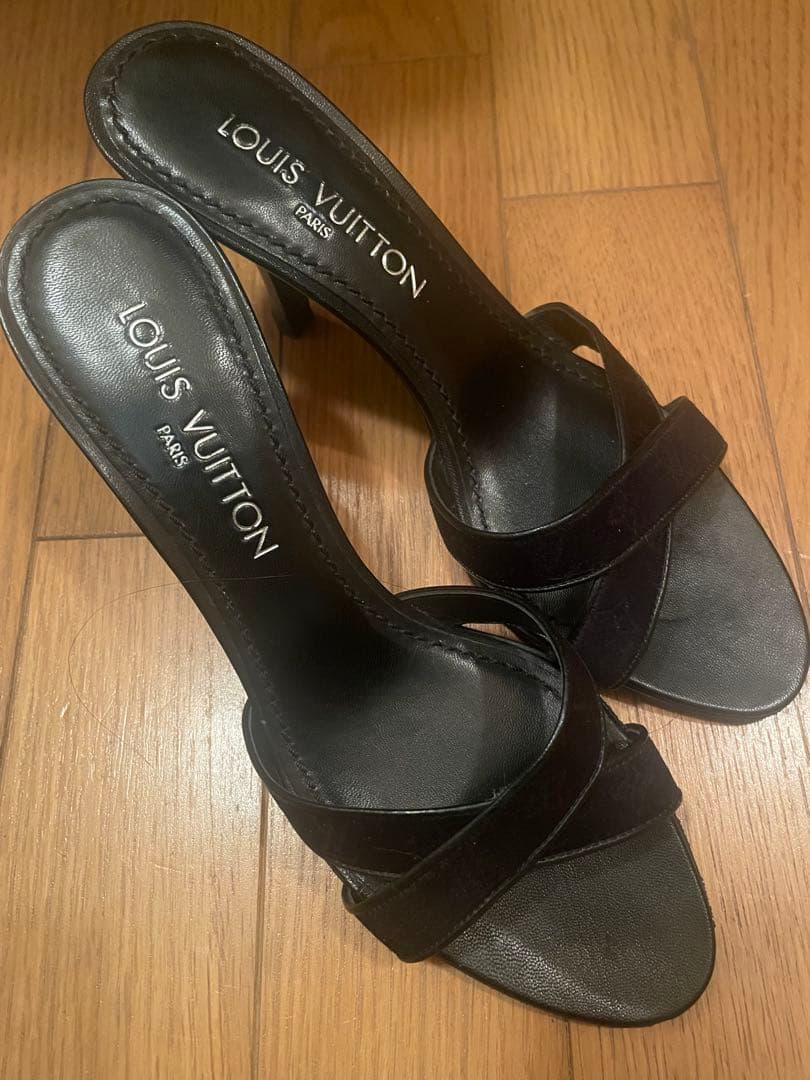 LOUIS VUITTON ミュールサンダル ブラック LOUIS VUITTON（ルイ・ヴィトン） 【良品】ルイヴィトン モノグラム