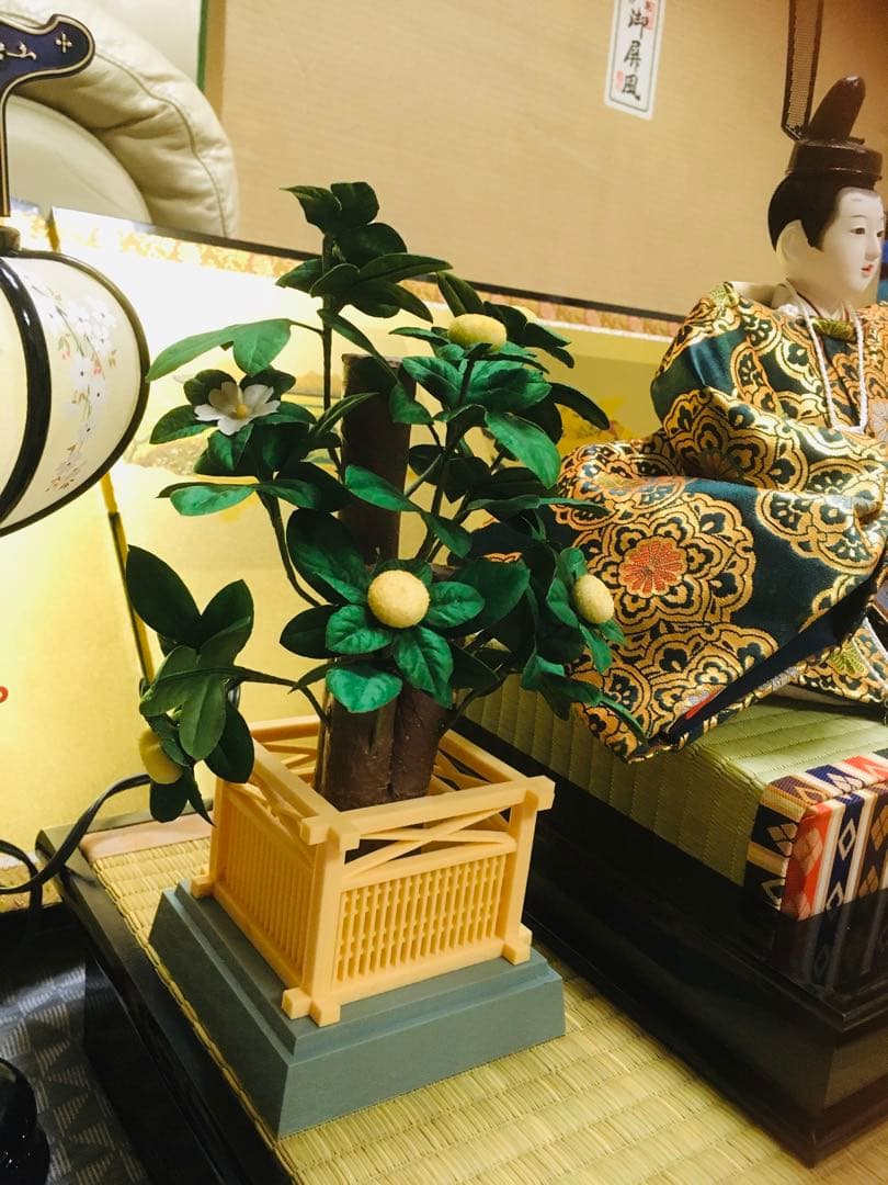 伝統的なひな人形セット