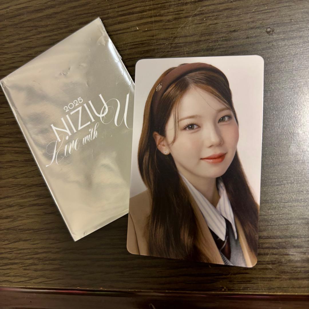 NiziU トレカ アヤカ 1万円 購入 特典 - メルカリ