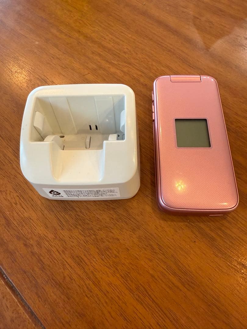 docomoらくらくホン F-02J ピンク