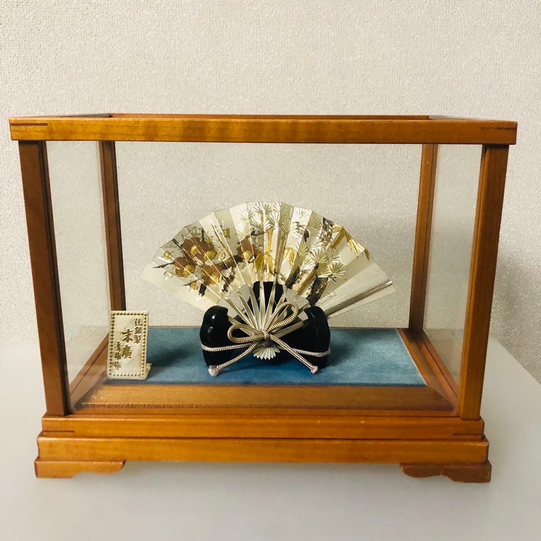 E26骨董品✨ 武比古作 純銀製 扇飾り 木製ガラスケース 置物 縁起物 E26骨董品✨ 武比古作 純銀製 扇飾り 木製ガラスケース 置物21g - メルカリ