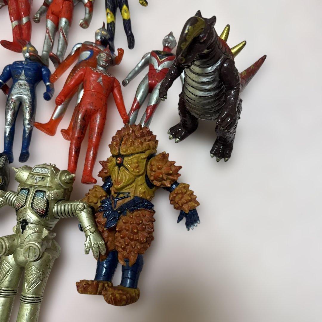 ウルトラマン 怪獣 ソフビ まとめ売り29体 - メルカリ