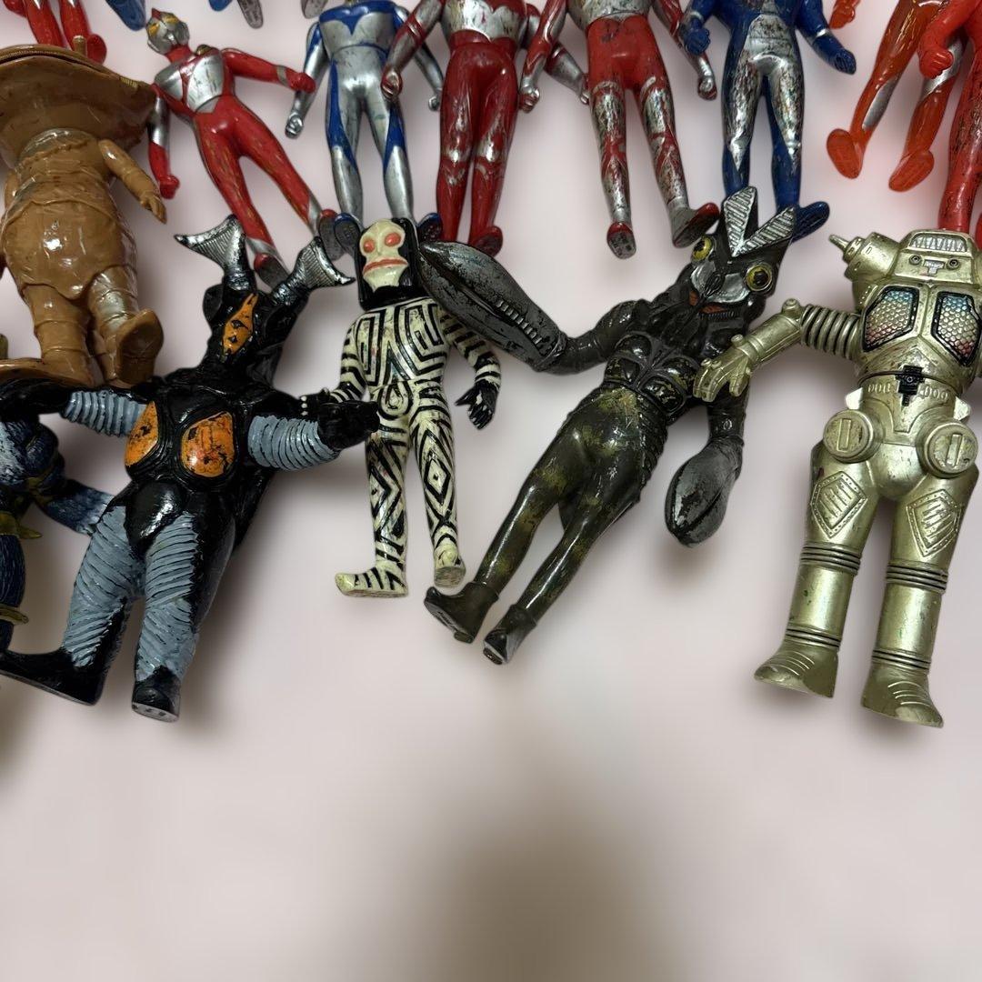 ウルトラマン 怪獣 ソフビ まとめ売り29体 - メルカリ