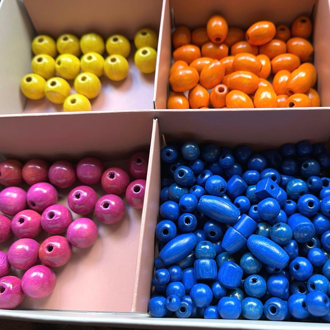 ショバネック Schowanek 木製ビーズ 廃盤 西ドイツ製 お花のケース