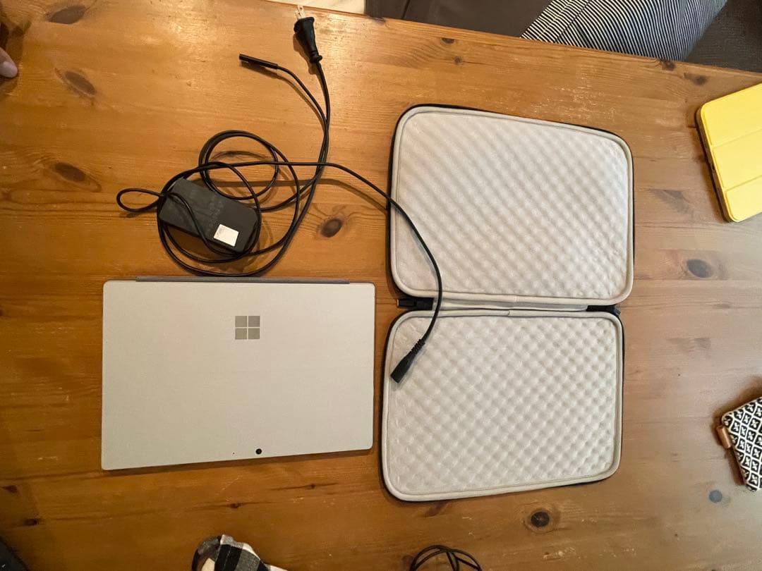 surface pro7+/ i3/8/128 ケースあり