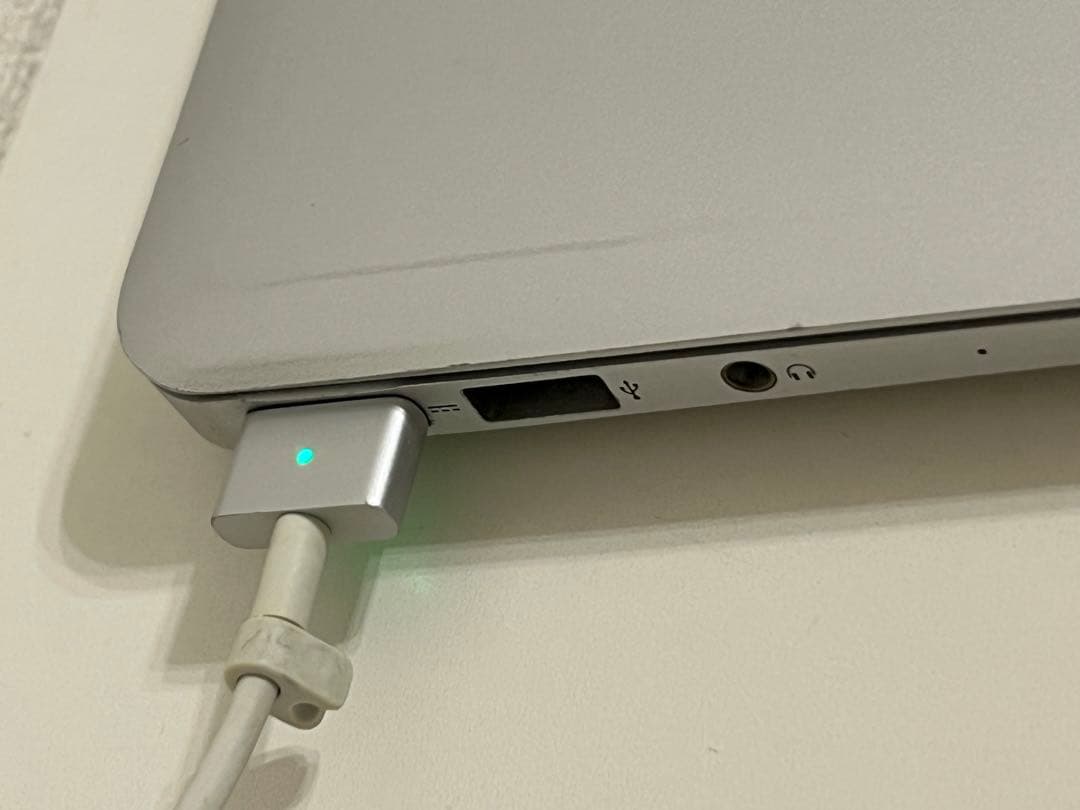 充電器付動作品】MacBook Air 2013 13インチ 本体＋カバー