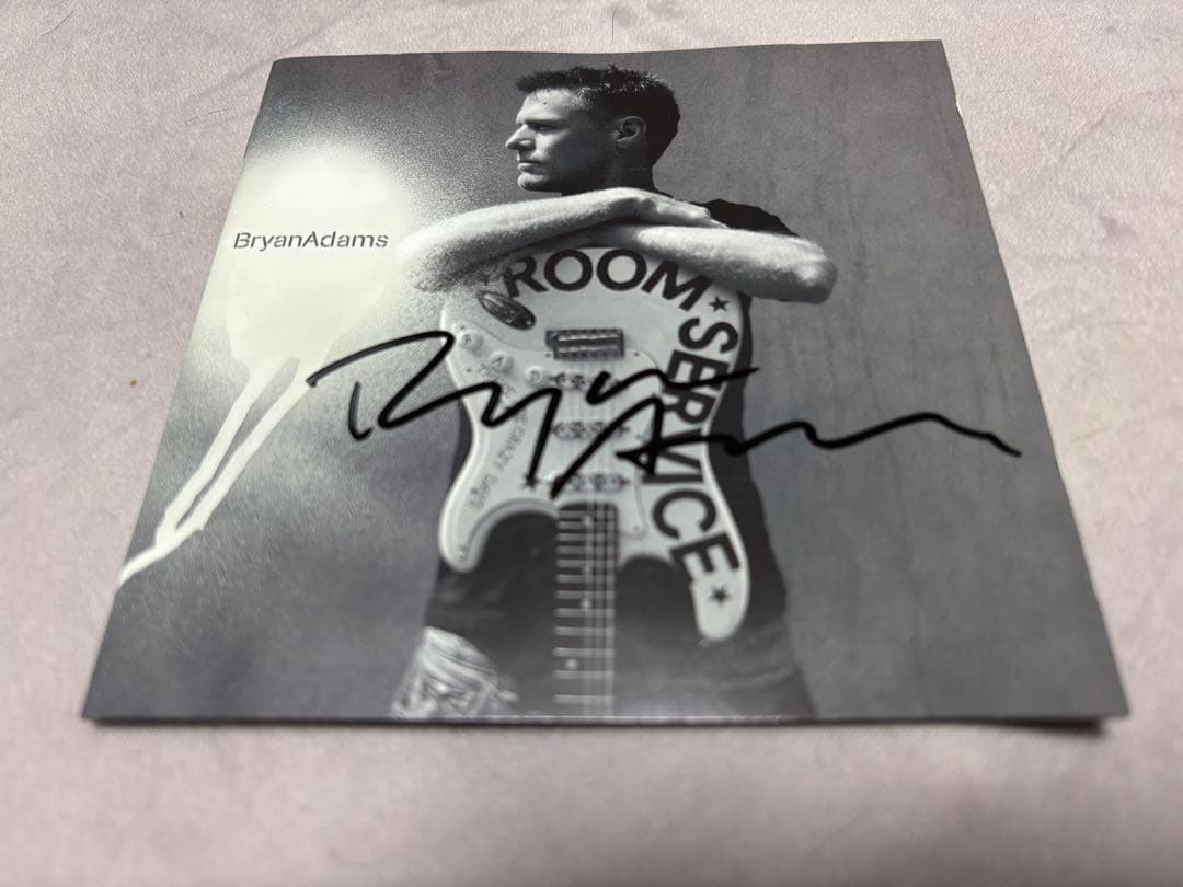 レア　Bryan Adams直筆サインRoom Serviceブライアンアダムス レア Bryan Adams直筆サインRoom Serviceブライアンアダムス - メルカリ