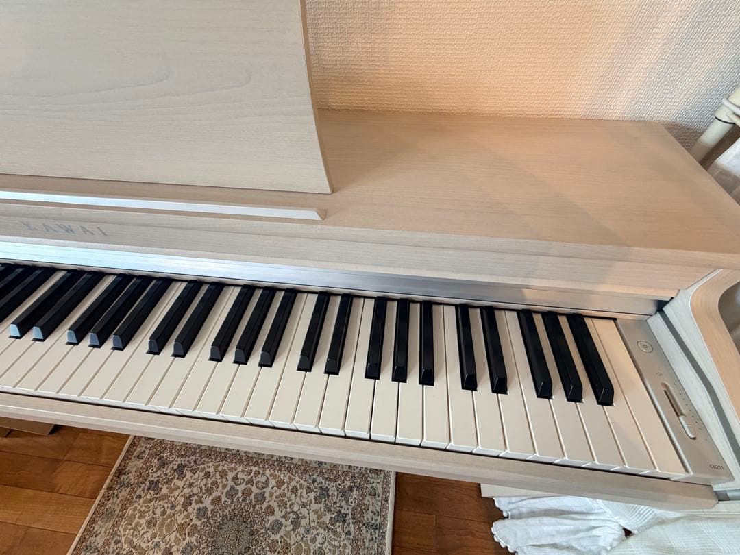 美品】 KAWAI CN201A 2022年12月購入品 ホワイト 椅子無し