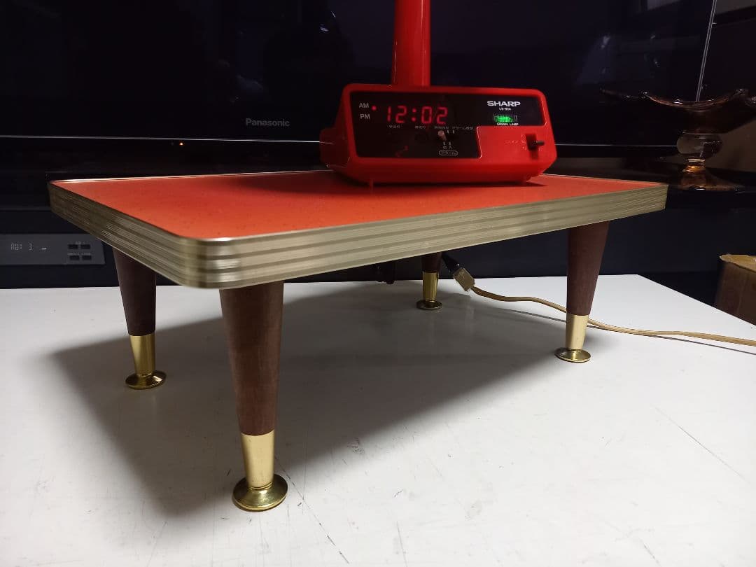 レア レトロ ポップ スペースエイジ フレーク デザイン 赤 サイド テーブル