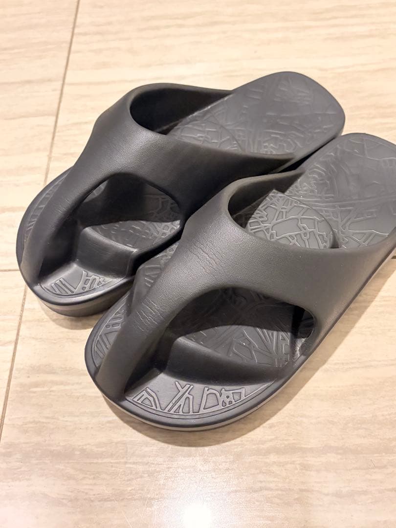 【美品】Racbaki ラクバキ アンカー 骨格矯正サンダル 室内のみ 発売前に完売してしまう骨格矯正靴Racbaki リカバリー素材シリーズ新