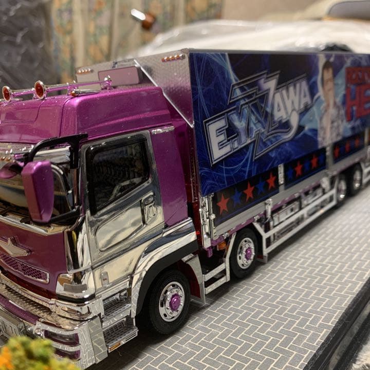 アオシマ1／32トラックプラモデル完成品です 矢沢永吉のコンサート