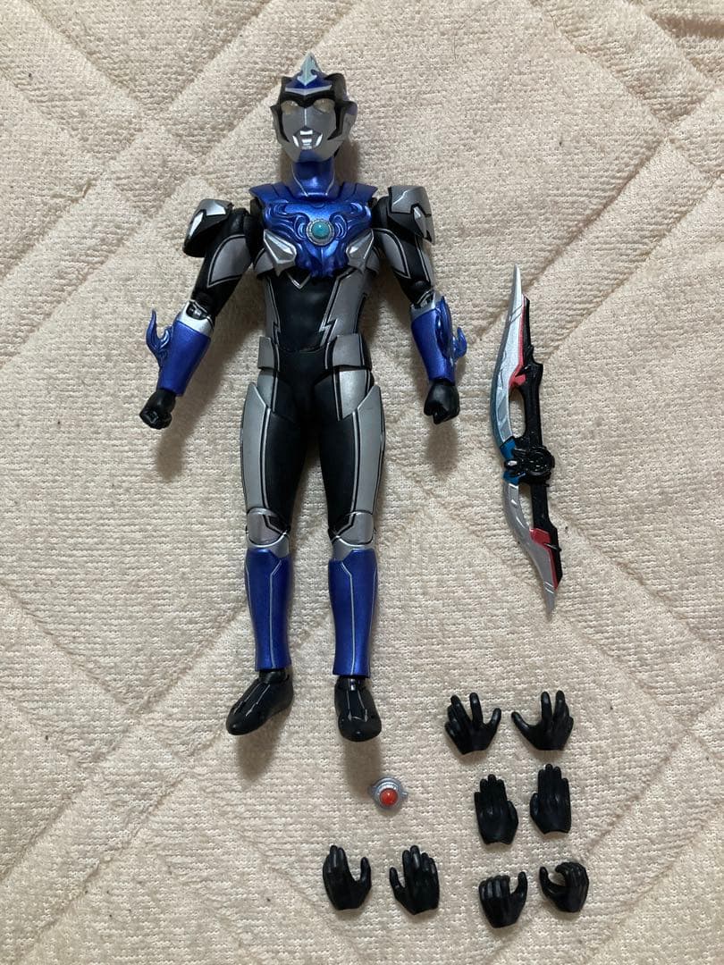 ウルトラマンルーブ　フィギュアアーツ　ロッソ　ブル　S.H.Figuarts