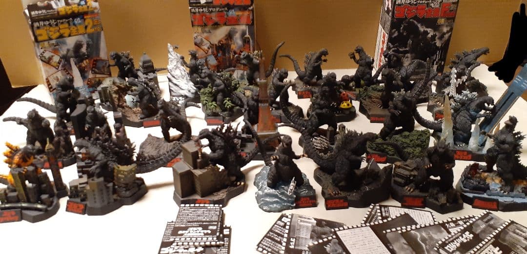 酒井ゆうじプロデュース ゴジラ全集 全作品コンプリート&HGシリーズまとめ売り Amazon.co.jp: バンダイ 酒井ゆうじプロデュース ゴジラ全集1－8