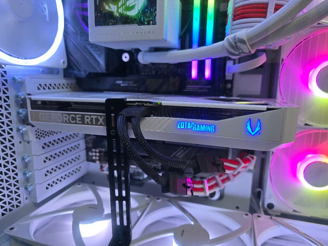 グラフィックボード・グラボ・ビデオカード ZOTAC GAMING GeForce RTX 5070 ZOTAC GAMING GeForce RTX 5070 SOLID | ZOTAC