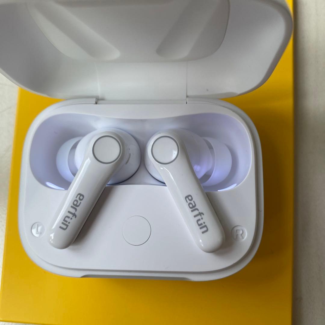 EarFun Air Pro 4 ULTRA ANC 光沢ホワイト - メルカリ
