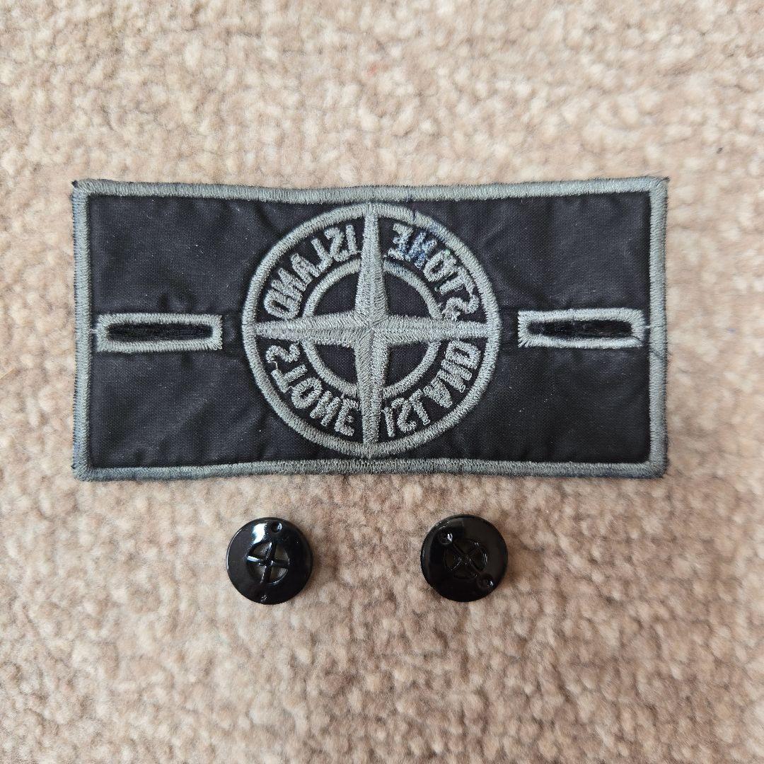 希少品【STONE ISLAND/ストーンアイランド】ワッペン（ボタン付き