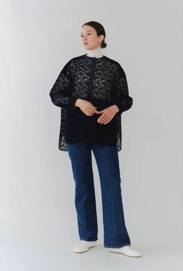 yori ヨリ フロッキーレースシャツ ネイビー yori ヨリ フロッキーレースシャツ ネイビー - メルカリ