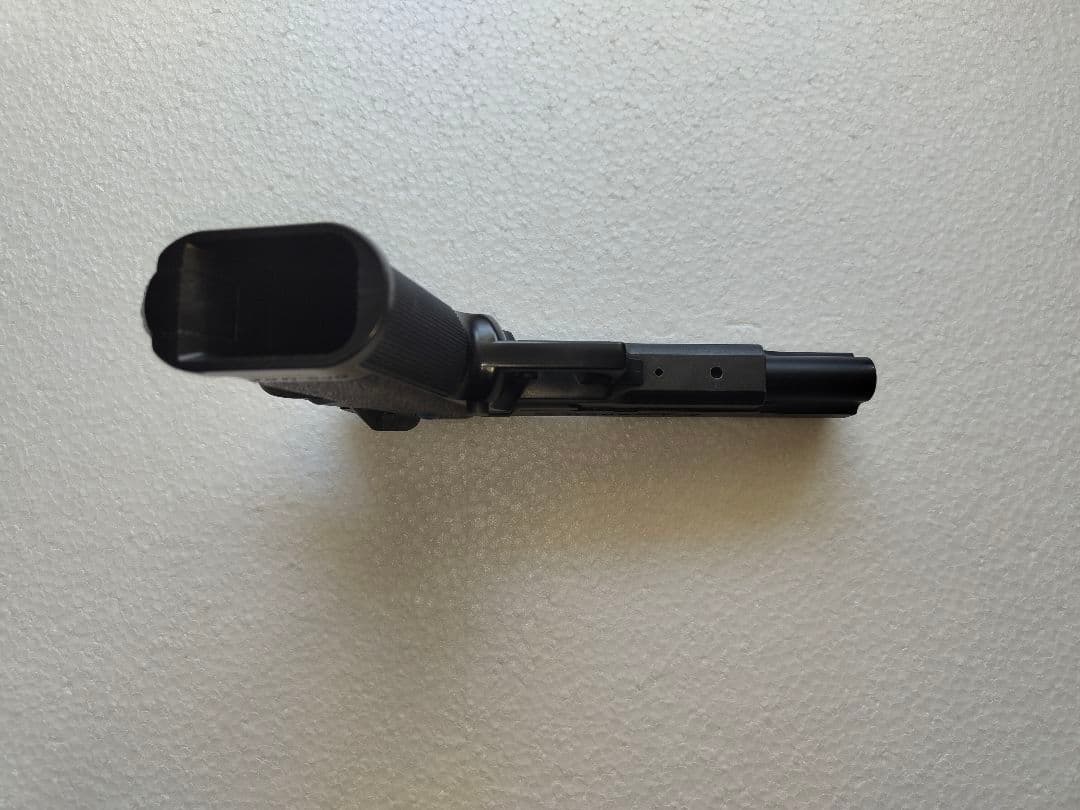 ハイキャパ 5.1r スペアマガジン付き ブラックモデル 14才以上