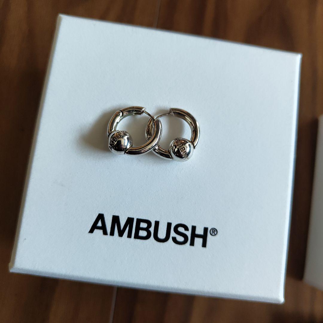 AMBUSH MINI BALL CLOSURE EARRINGS フープピアス - メルカリ