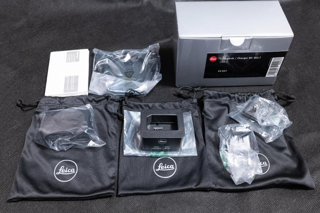 Leica M11用バッテリー(BP-SCL7) チャージャー Leica BP-SCL7 Lithium-Ion Battery Pack for M11 Camera, Silver 24029