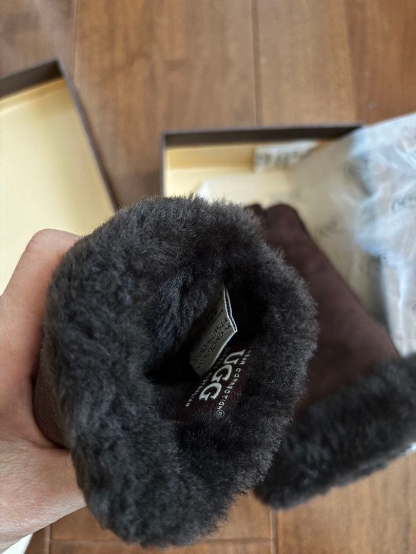 juju様専用 UGG SHEEPSKIN FINGERLESS GROUVE - メルカリ