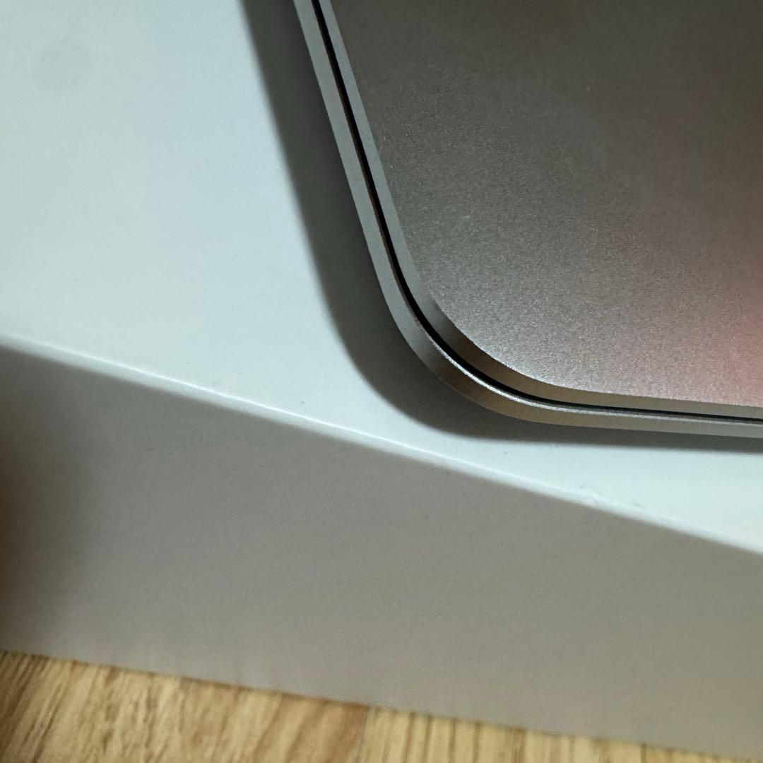 MacBook Air M1 8GB 256GB バッテリー99% 保護シール付 - メルカリ