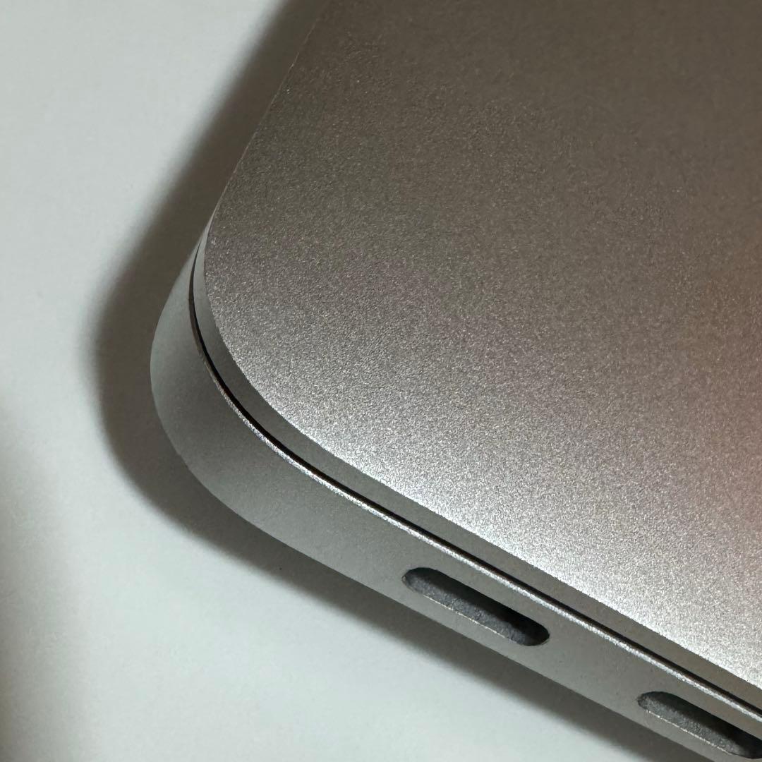 MacBook Air M1 8GB 256GB バッテリー99% 保護シール付 - メルカリ