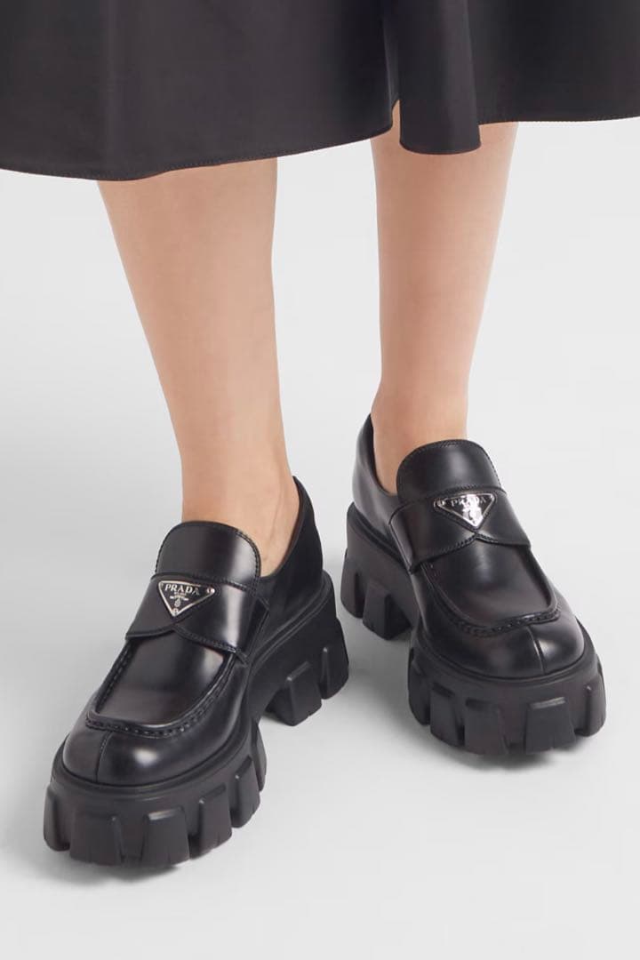 PRADA 黒 モノリス ブラッシュドレザー ローファー厚底 サイズ36 関税負担なし☆プラダ モノリス ブラッシュドレザー ローファー (PRADA