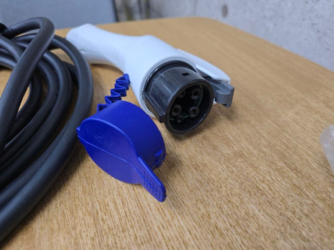 【新品】日産 新ロゴ充電ケーブル 200V ノート、アリア、サクラ 7.5m