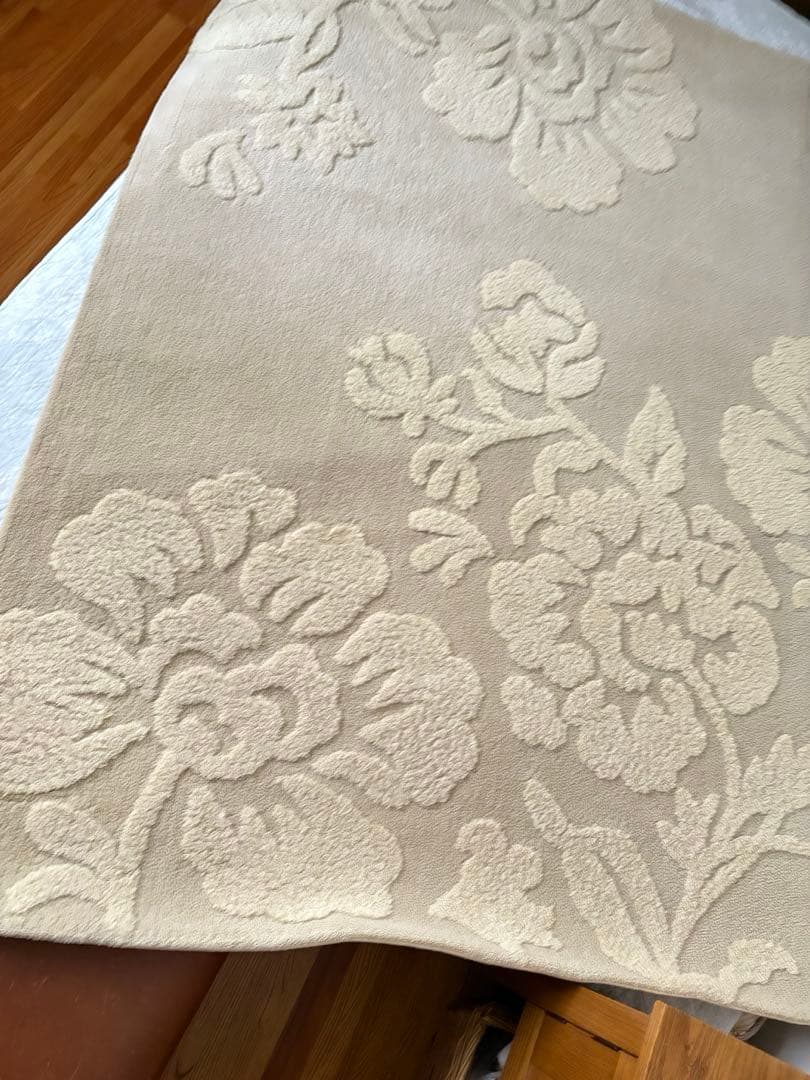 ローラアシュレイ 花柄 ベージュラグ 120×180センチの通販はau PAY