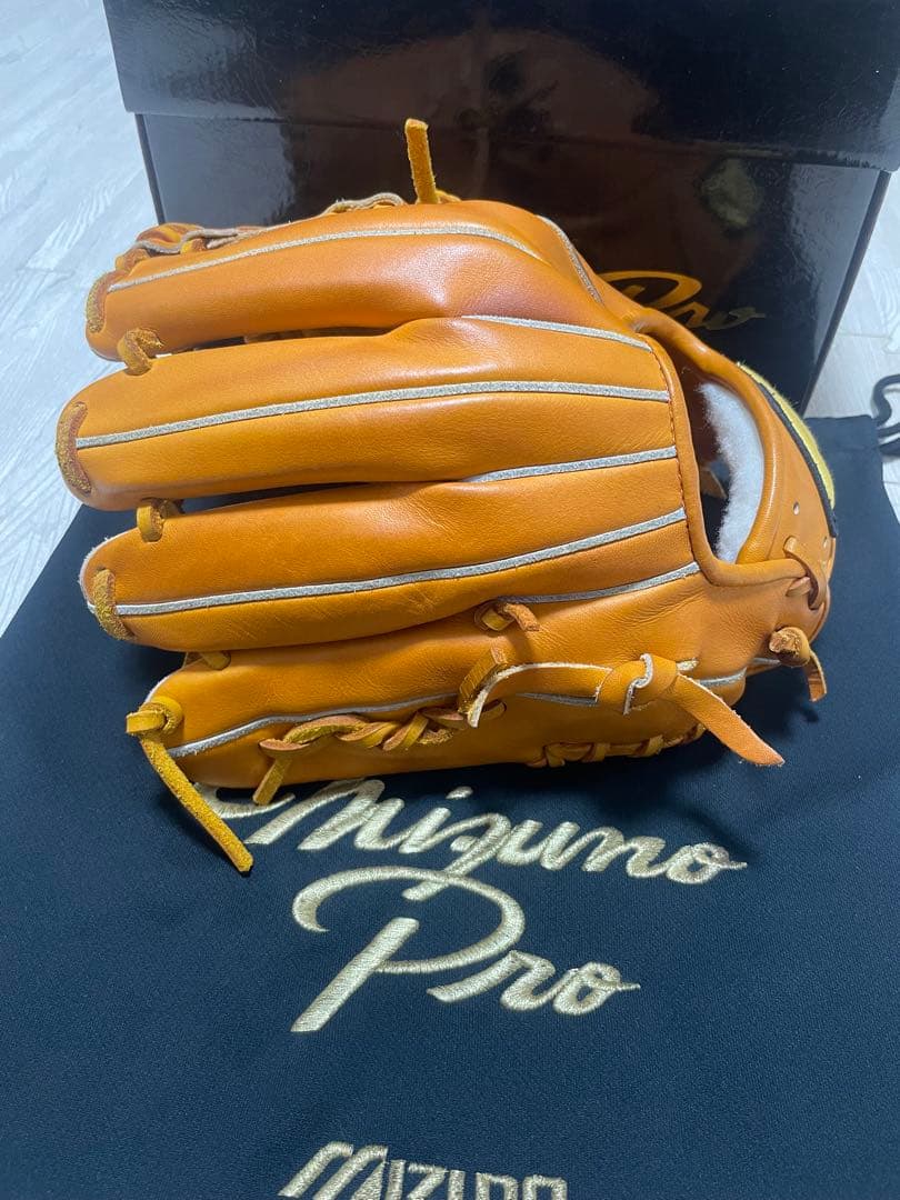 超激レア ミズノ直営店約30個限定復刻ミズノプロビッグM荒木モデル