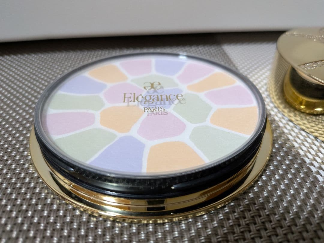エレガンス ラ プードル オートニュアンス リクスィーズ Ⅰ Elegance ラ プードル オートニュアンス｜フェイスパウダー｜商品情報｜Elégance