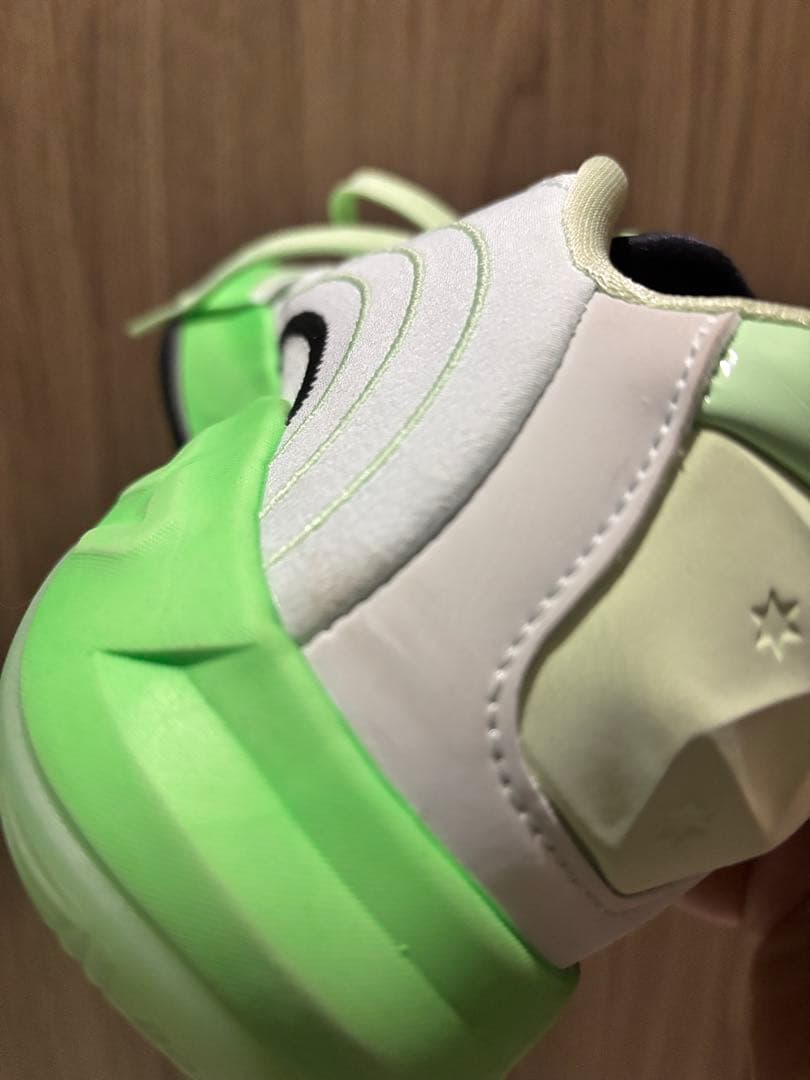 早い物勝ち☆新品同様ルカ 4 PF スペースナビゲーター　25.5cm