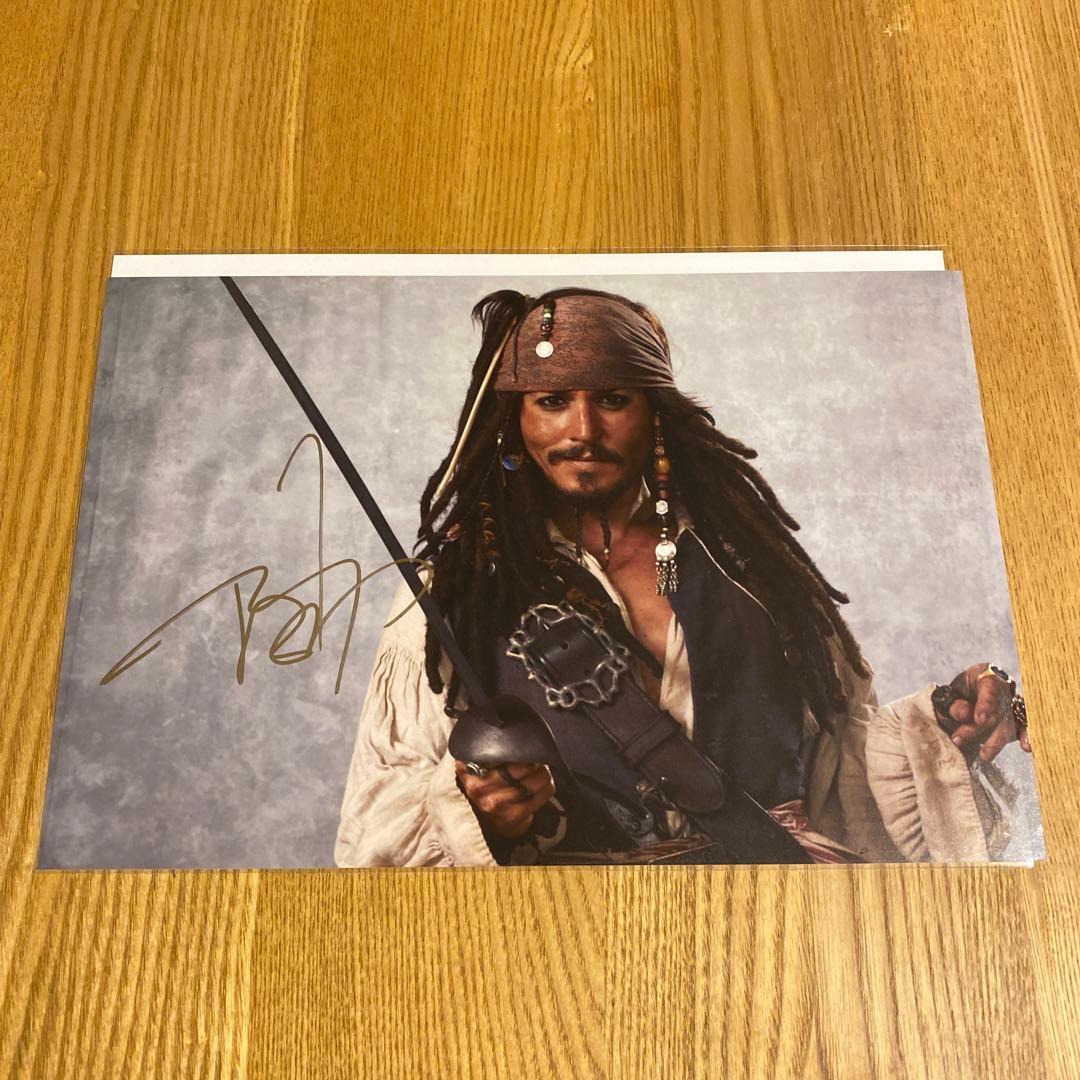 ジョニー・デップさん 直筆サイン入りフォト - メルカリ