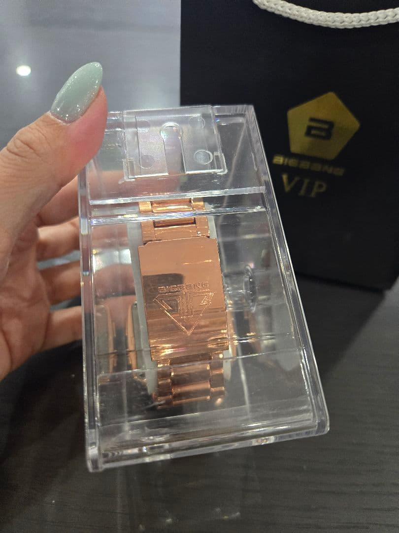 BIGBANG ALIVETOUR 2012 VIPシート特典 腕時計 - メルカリ