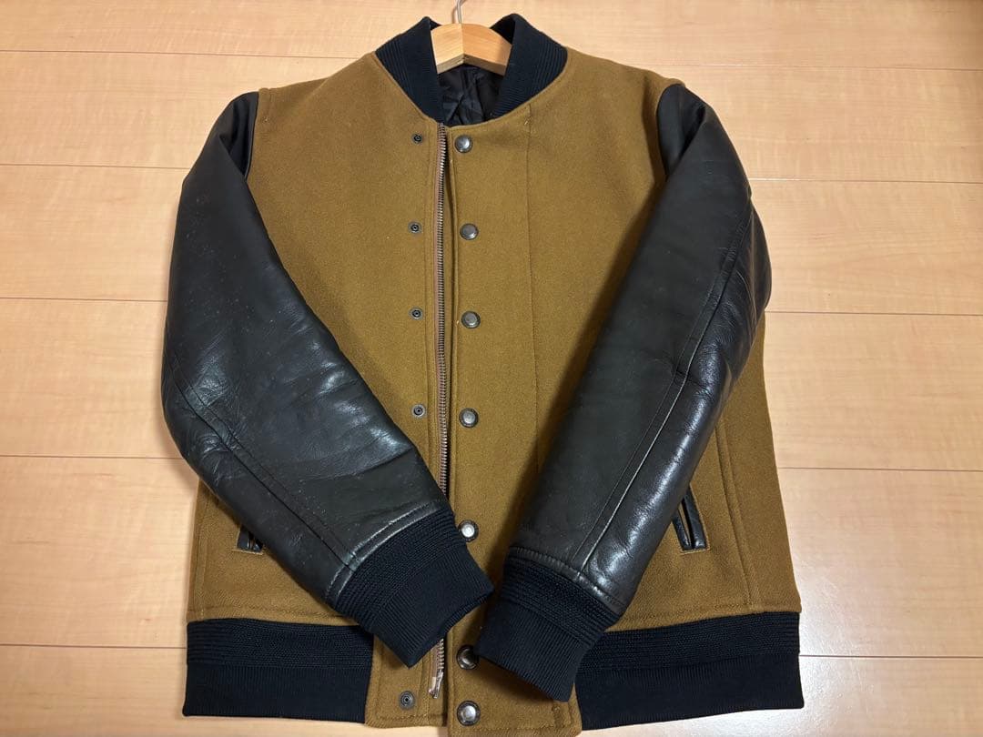 【即完売品！】ラウンジリザード　スタジャン モードで高性能なラウンジリザードの新作スタジャン | Tempt