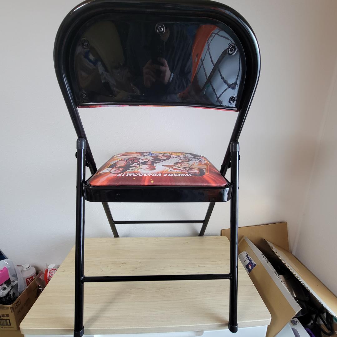 ほぼ新品】新日本プロレス パイプ椅子 WRESTLE KINGDOM - メルカリ