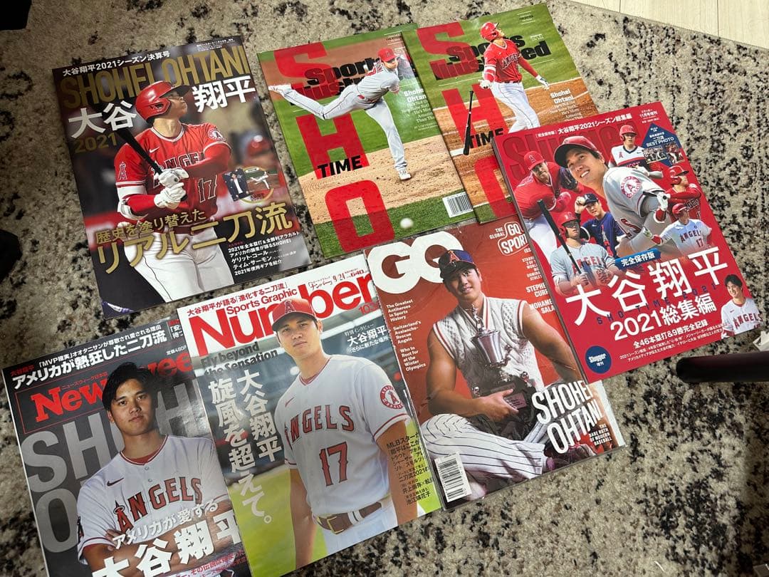 大谷翔平　雑誌　セット 2冊セット】大谷翔平 2022年 W規定到達シーズン 特典付 野球 雑誌 本