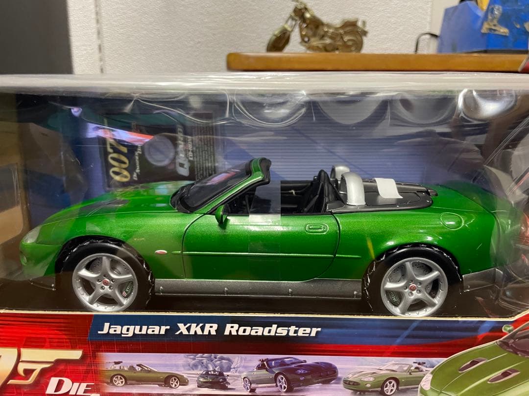 007ボンドカー ジャガー XKRロードスター - メルカリ