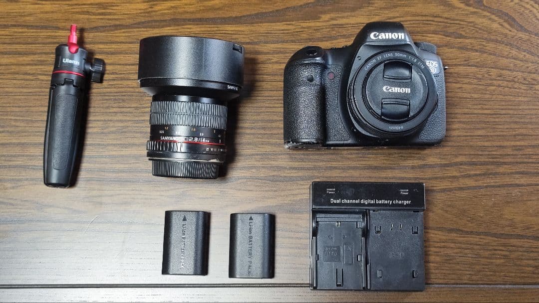 一眼レフ　Canon EOS 6D レンズ2個　ミニ三脚　バッテリー2個セット Amazon.co.jp: Canon EOS 6D Mark II Digital SLR Camera Body