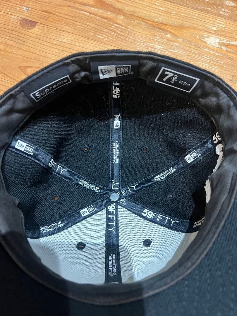 SUPREME Sロゴ　newera 7 3/4 61.5cm