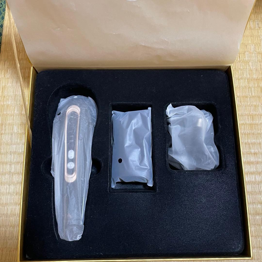 美顔器 Hera Atenaリフトアップ イオン導入 毛穴ケア保湿 EMS 黒