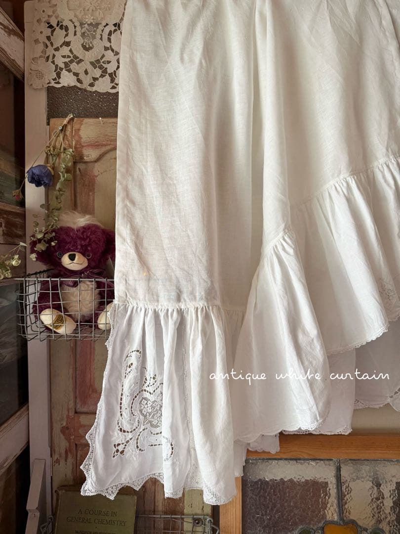 アンティーク刺繍レースのふりふりカーテンஐ⋆*ナチュラルリネン 7800～ 1枚｜カーテン通販専門店インズ｜カーテン専門のインテリアショップ