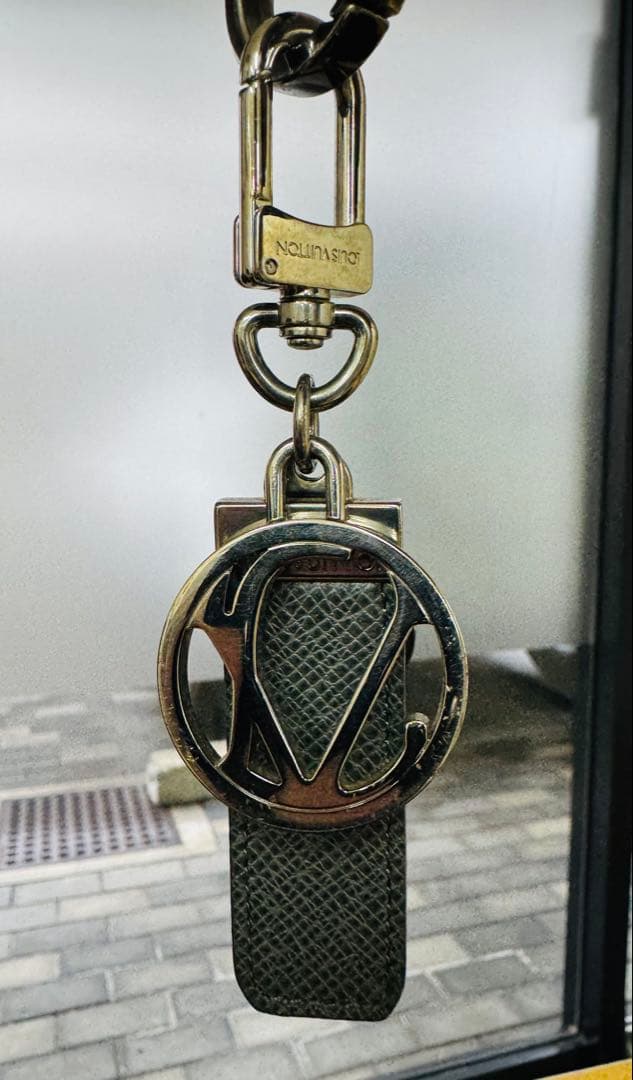 Louis Vuitton キーリング グレー チャーム ルイヴィトン 本物 - メルカリ