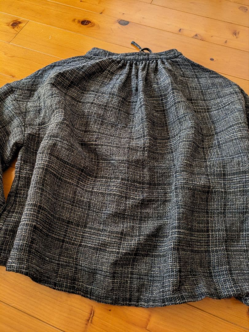 2024年 entwaボートネックギャザーブラウス ウールリネンチェック