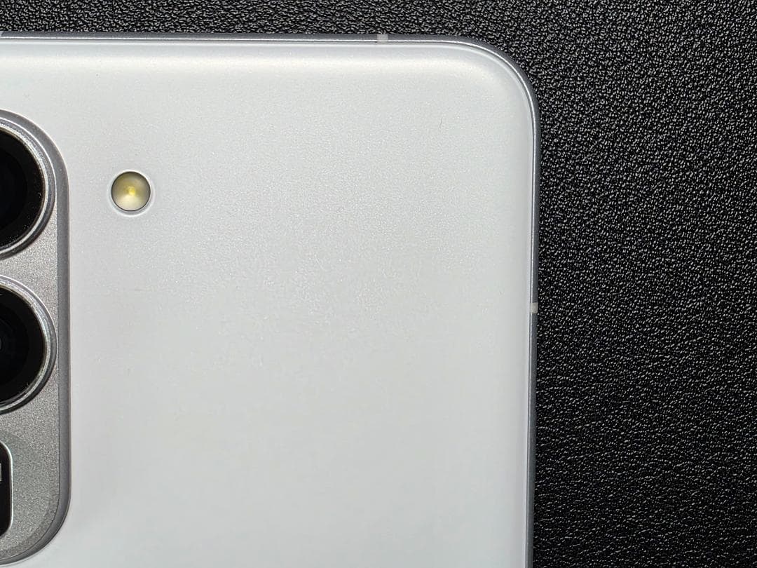 arrows Alpha ホワイト 12GB/512GB SIMフリー版