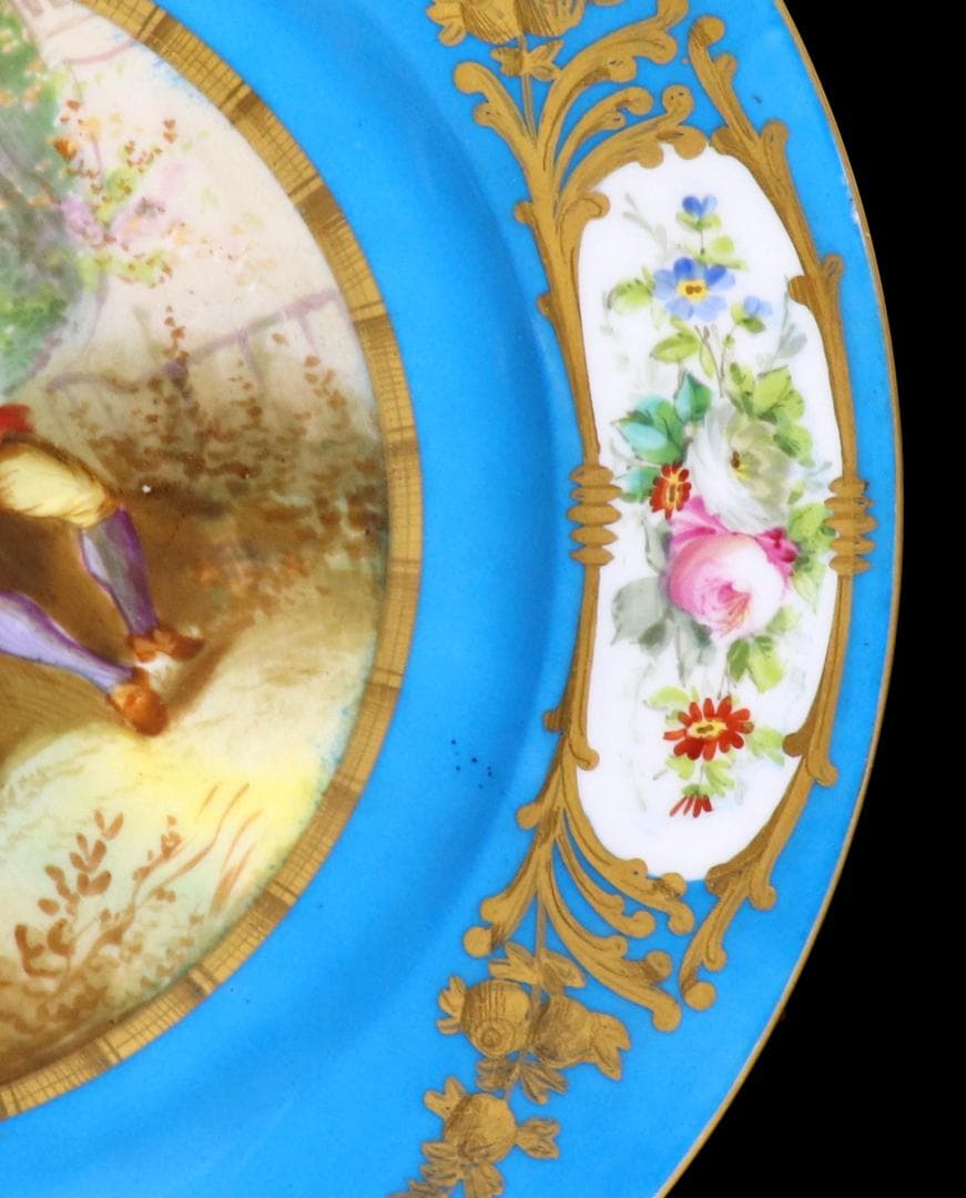 オールド・セーブル 1876年頃 青地色絵金彩男女図皿 ターコイズブルー