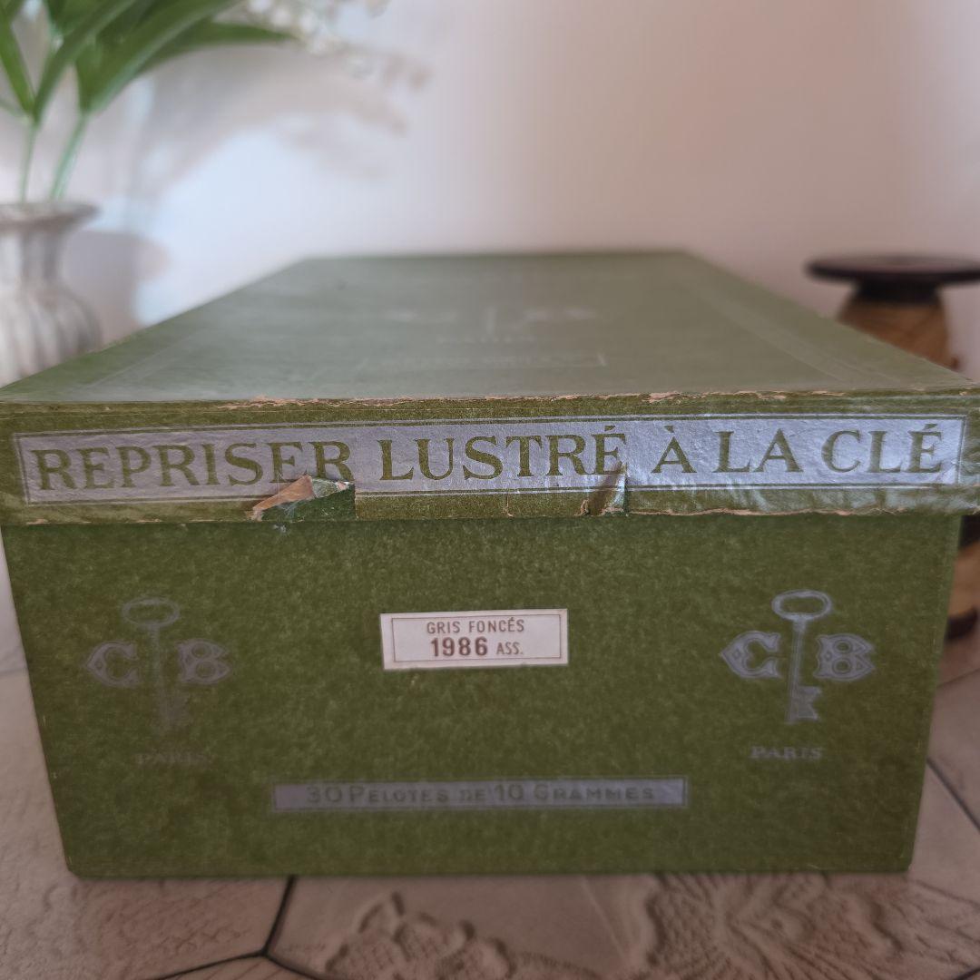 専用となります フランスアンティーク 糸箱 デットストック糸付き 裁縫